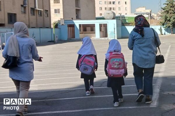 جشن شکوفه‌ها و آغاز شیرین کلاس اولی‌ها در دبستان دخترانه امین