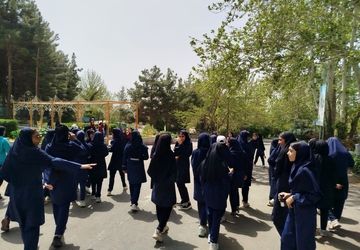 اردوی تفریحی تشویقی دانش‌آموزان دبیرستان زنده یاد رقیه مظفری‌نیا 