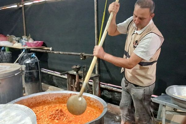 برپایی موکب «عشاق الحسین(ع)» سازمان دانش‌آموزی شهرستانهای تهران در مسیر زائران اربعین