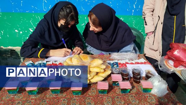 نمایشگاه و بازارچه کارو فناوری در دبیرستان پیرایش یک