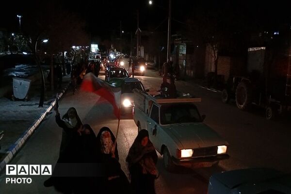 رژه خودرویی به مناسبت شهادت رهبر شهید در شهر بار نیشابور