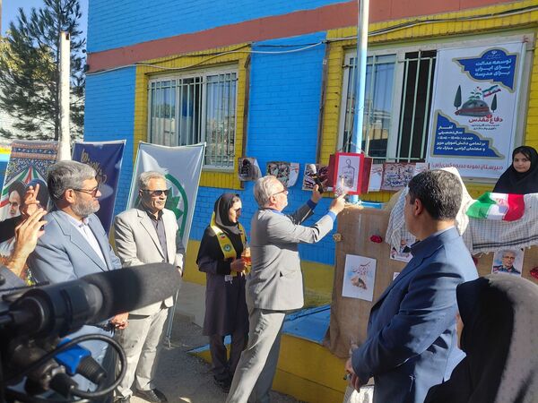 مراسم بازگشایی مدارس و جشن عاطفه‌ها در مدرسه نمونه دولتی خدیجه الکبری(س) قروه