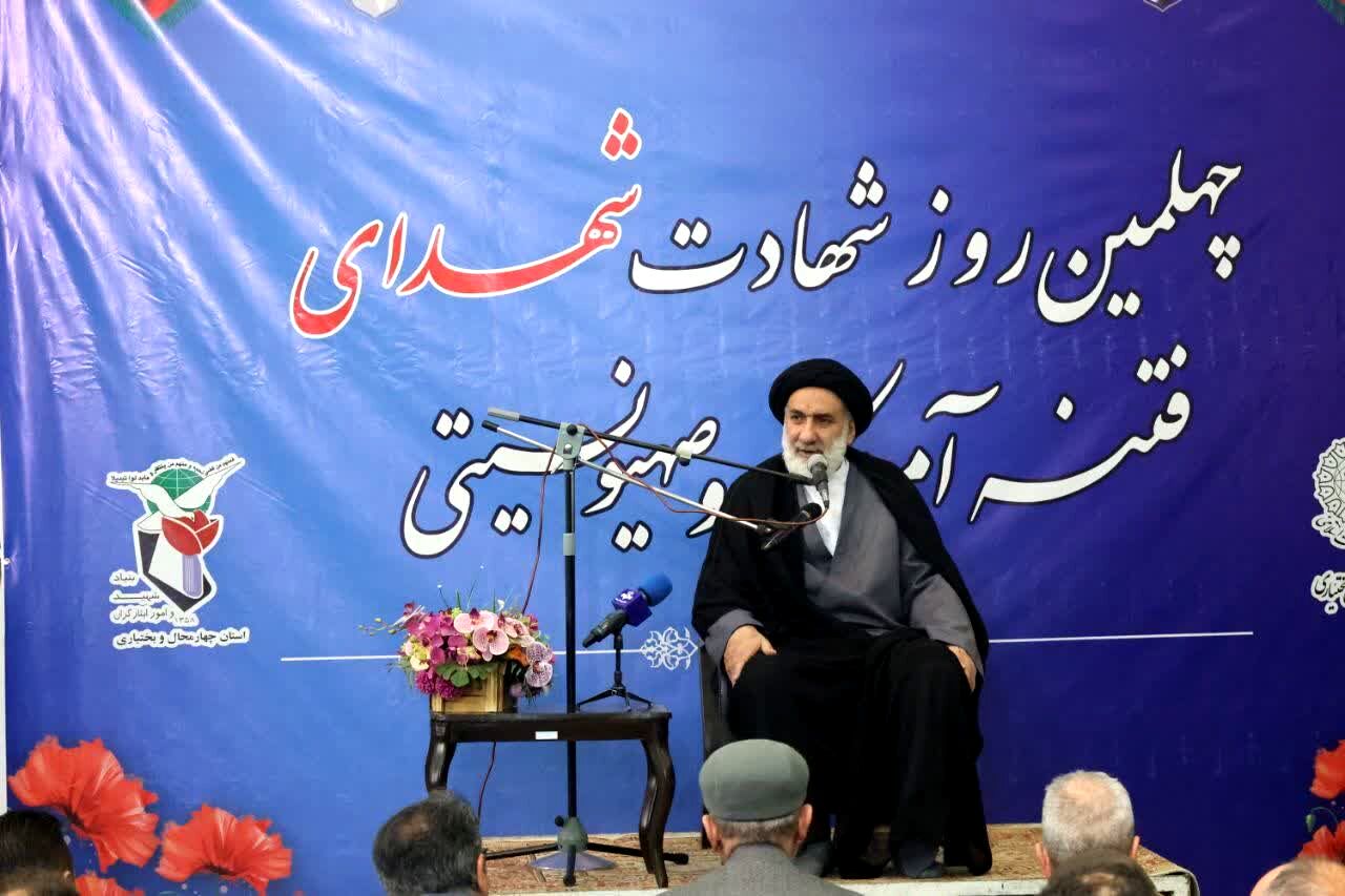 انحطاط فرهنگی غرب ریشه در دوری از دین دارد