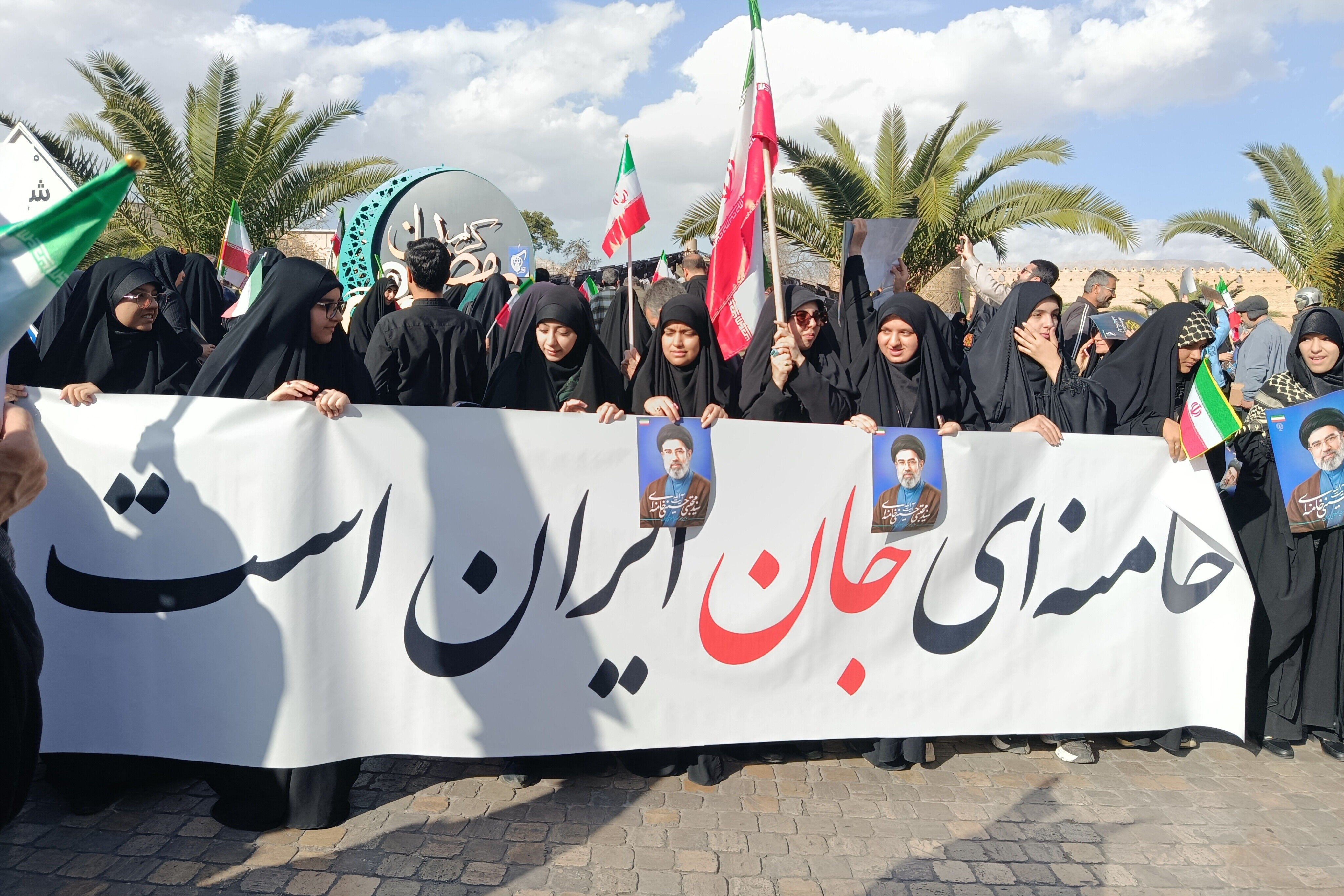 مراسم بیعت با سومین رهبر انقلاب در شیراز 