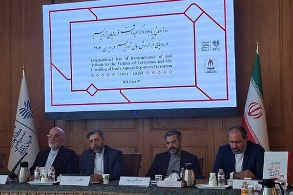 خطیب‌زاده: موزه «ترور» در تهران راه‌اندازی شود/هیچ لانچری در جنگ اخیر بدون سرباز نماند