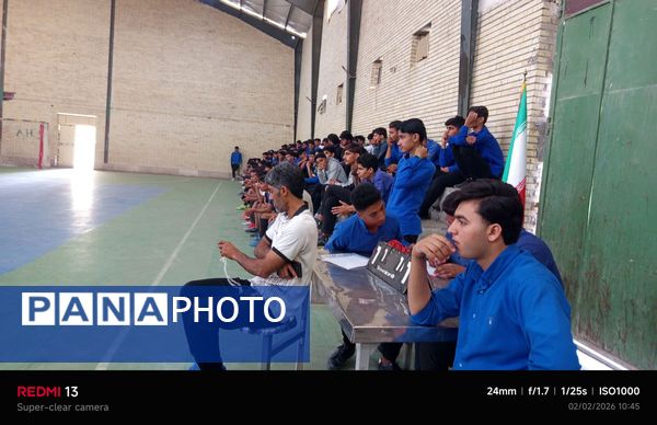 قهرمانی علامه محمدتقی گرو در مسابقات فوتسال سالگرد پیروزی انقلاب در سندرک