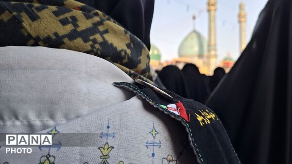 وداع پرشور نوجوانان با آقای شهید ایران 