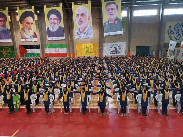 همایش بزرگ یاوران مقاومت در بیرجند 
