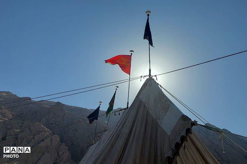 آیین سنتی برپایی خیمه عاشورایی در زرقان