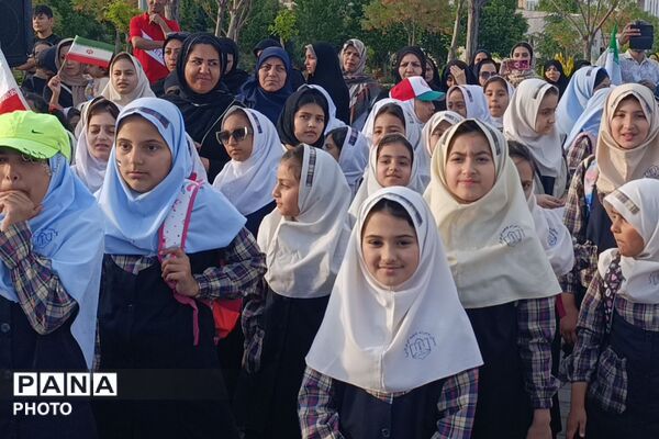 اجتماع صمیمی دانش‌آموزان نیشابور به یاد ۱۶۸ فرشته های دبستان شجره طیبه ی میناب