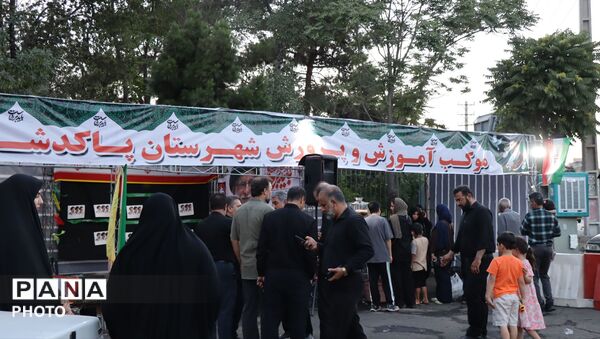 موکب آموزش و پرورش درحال خدمت‌رسانی به زائران مراسم تشییع  رهبر شهید انقلاب