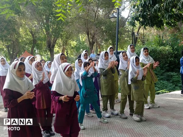 تبلور فرهنگ سلامت در فعالیت صبحگاهی دانش‌آموزان و مربیان مینابی
