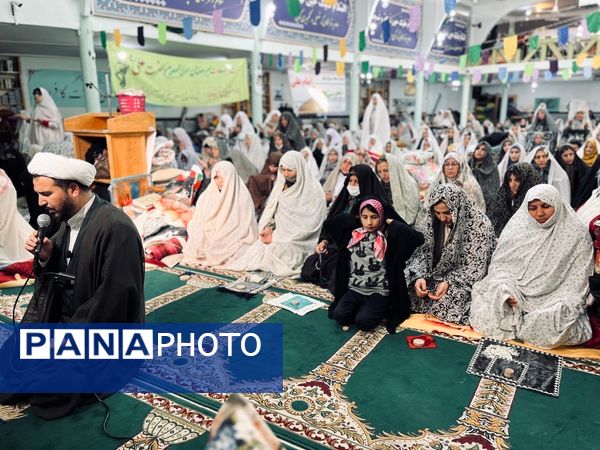 مراسم اعتکاف مادر دختری در مسجد صاحب الزمان آشخانه