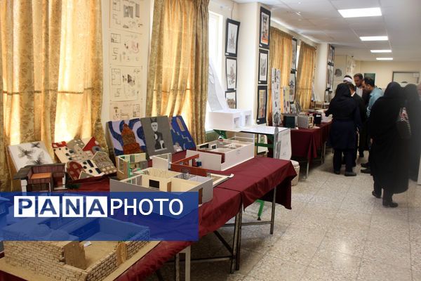 برپایی نمایشگاه هفته مشاغل در هنرستان شهید مهدی هندویان قم