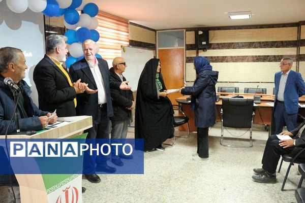 تقدیر از بازنشستگان آموزش‌و‌پرورش فیروزکوه 