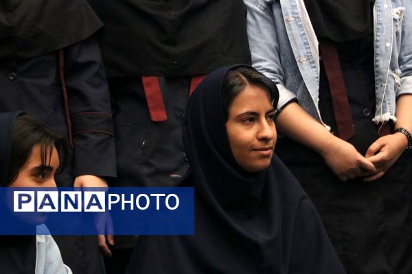 تقدیر از دانش‌آموزان برتر حوزه فرهنگی و هنری در آموزش و پرورش ناحیه یک شهرری