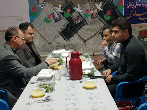 ضیافت افطاری در مدرسه نمونه دولتی فدک