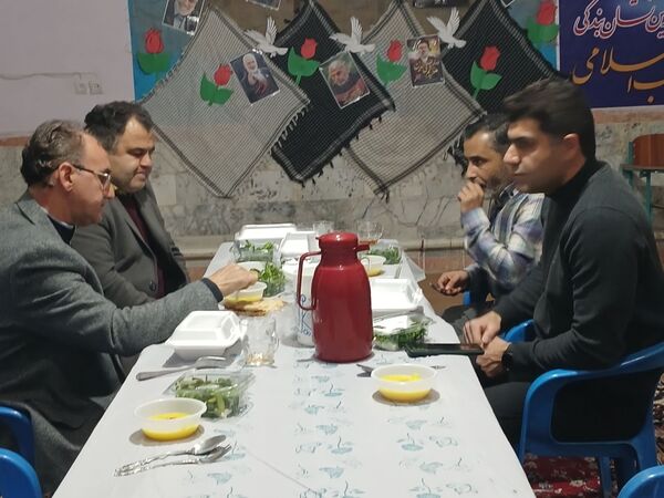 ضیافت افطاری در مدرسه نمونه دولتی فدک