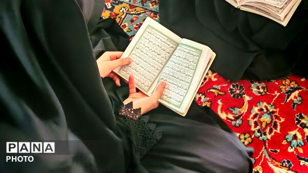 مراسم قرائت زیارت عاشورا در مسجد جامع