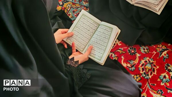 مراسم قرائت زیارت عاشورا در مسجد جامع