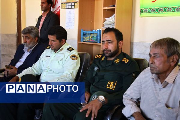 بازدید مدیرکل آموزش و پرورش استان یزد از آموزشگاه شهید نواب صفوی بهاباد