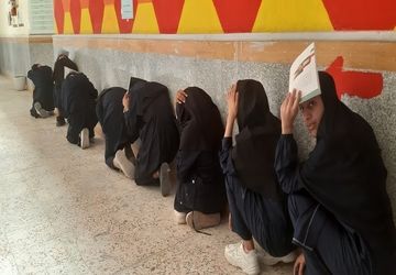 مانور دانش آموزی پدافند غیرعامل در شهرستان میناب برگزار شد