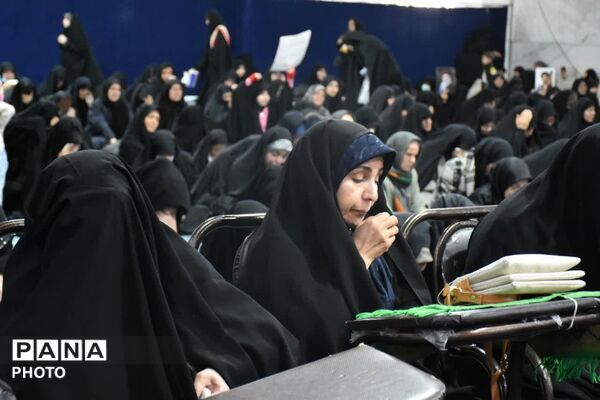 قروه میزبان آیین چهلم رهبر شهید شد