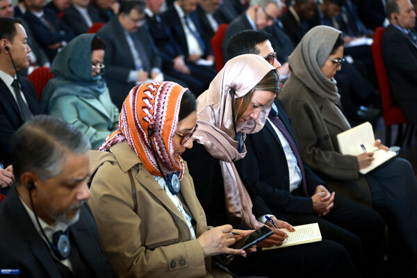 نشست وزیر امور خارجه با سفرا و روسای نمایندگی‌های خارجی مقیم تهران