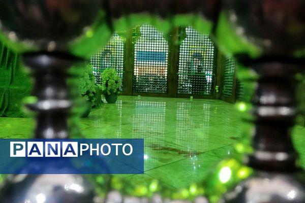 ویژه برنامه سالروز ورود امام خمینی به میهن در حرم مطهر ایشان