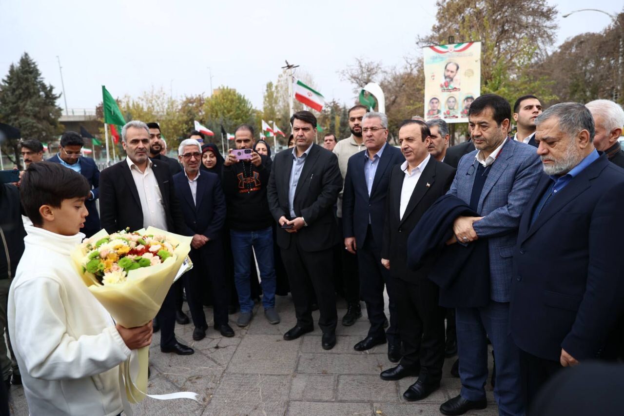 سفر دنیامالی به استان قزوین/ افتتاح پروژه خانه جوان/ بازدید از سالن سنگ‌نوردی+عکس و فیلم