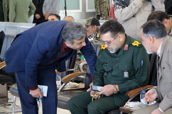 مراسم نمادین استقبال از امام خمینی (ره) در فرودگاه یزد 
