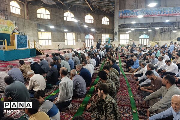  نماز جمعه در مصلی نسیم شهر