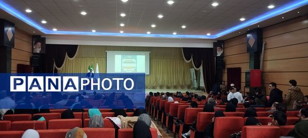 آیین تجلیل از نخبگان قرآنی و فرهنگی و هنری آموزش و پرورش مرند