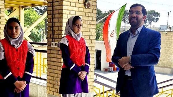 برگزاری افتتاحیه نمایشگاه مشاغل در هنرستان نور،ملارد 
