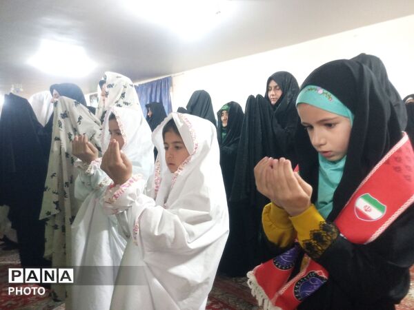 قرائت سوره فتح و اقامه نماز جماعت در مسجد جامع شهربار نیشابور 
