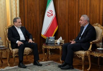 دیدار سرکنسول جدید ایران در هنگ‌کنگ با عراقچی