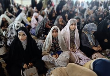 حضور پرشور دانش‌آموزان  در نماز جمعه یاسوج