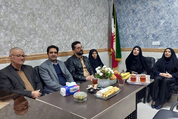 افتتاحیه نمایشگاه «مدرسه انقلاب» در مدرسه شهید شرافت بهارستان‌دو