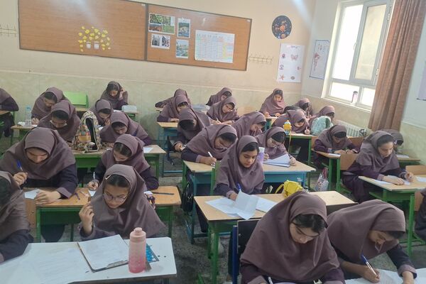 آغاز آزمون هماهنگ پایه ششم ناحیه ۳ شیراز 