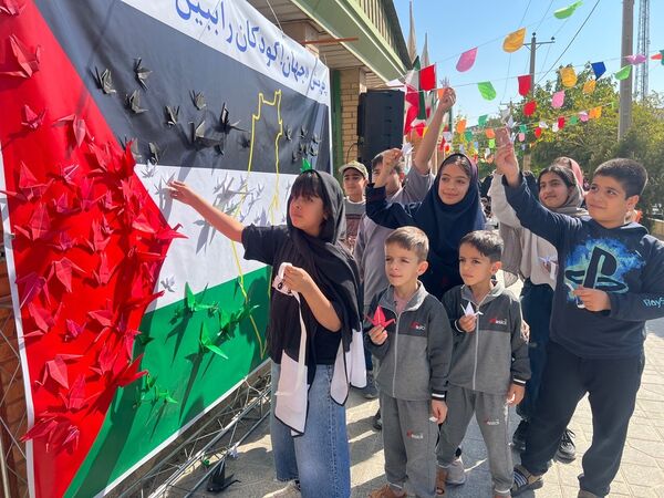 رنگ‌آمیزی دیوارنگاره‌ از ظهور تا مقاومت توسط کودکان و نوجوانان استان چهارمحال و بختیاری