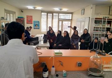 کارگاه استانی آموزش کار با دستگاه‌های نانو در پژوهش سرای بصیرت یک ناحیه دو شهرری 