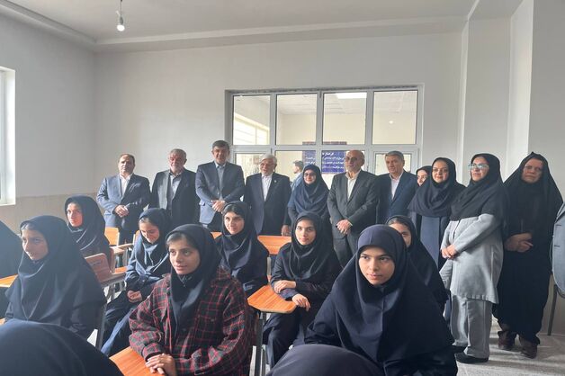 بهره‌برداری از مدرسه فرحناز طاهری توسط معاون اول رئیس‌جمهور/ عارف: باید آموزش‌های فنی‌وحرفه‌ای توسعه پیدا کند