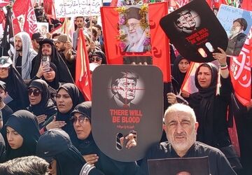  تهران سیاهپوش در تشییع رهبر شهید