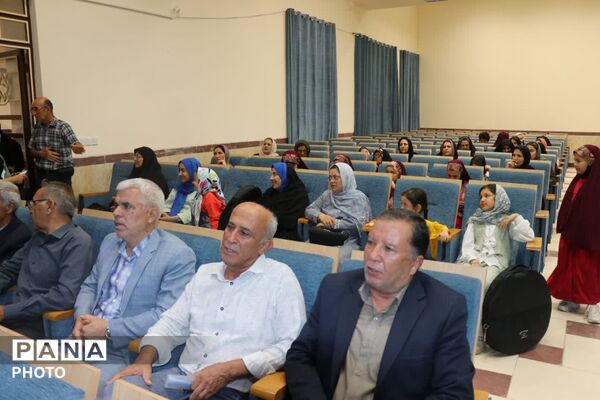 تکریمِ سرمایه‌های ماندگار تعلیم و تربیت ابرکوه در آستانه عید غدیر