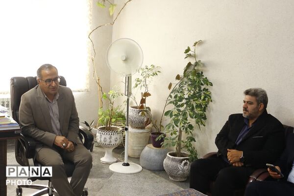تقدیر فرماندار فیروزکوه از کارکنان تأمین اجتماعی و بهزیستی به مناسبت هفته تأمین اجتماعی
