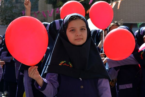 جشن میلاد حضرت زینب(س) با حضور مادران پرستار در دبستان علویان بهارستان‌دو