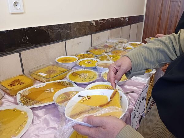 جشنواره شله زرد به مناسبت هفته بهداشت روان در مدرسه مادرمهربان خلیل آباد