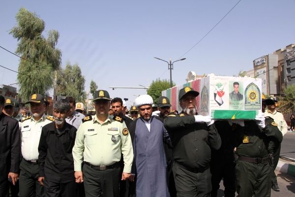  تشییع فرزند برومند شهرستان بم شهید هادی رویاهی با حضور مردم شهیدپرور