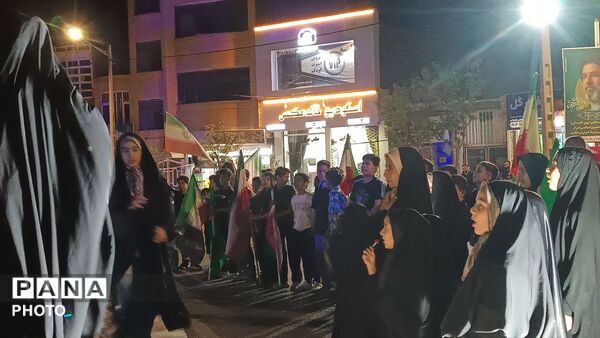  تجمعات مردمی و دانش آموزی شبانه در میدان جهاد رشتخوار