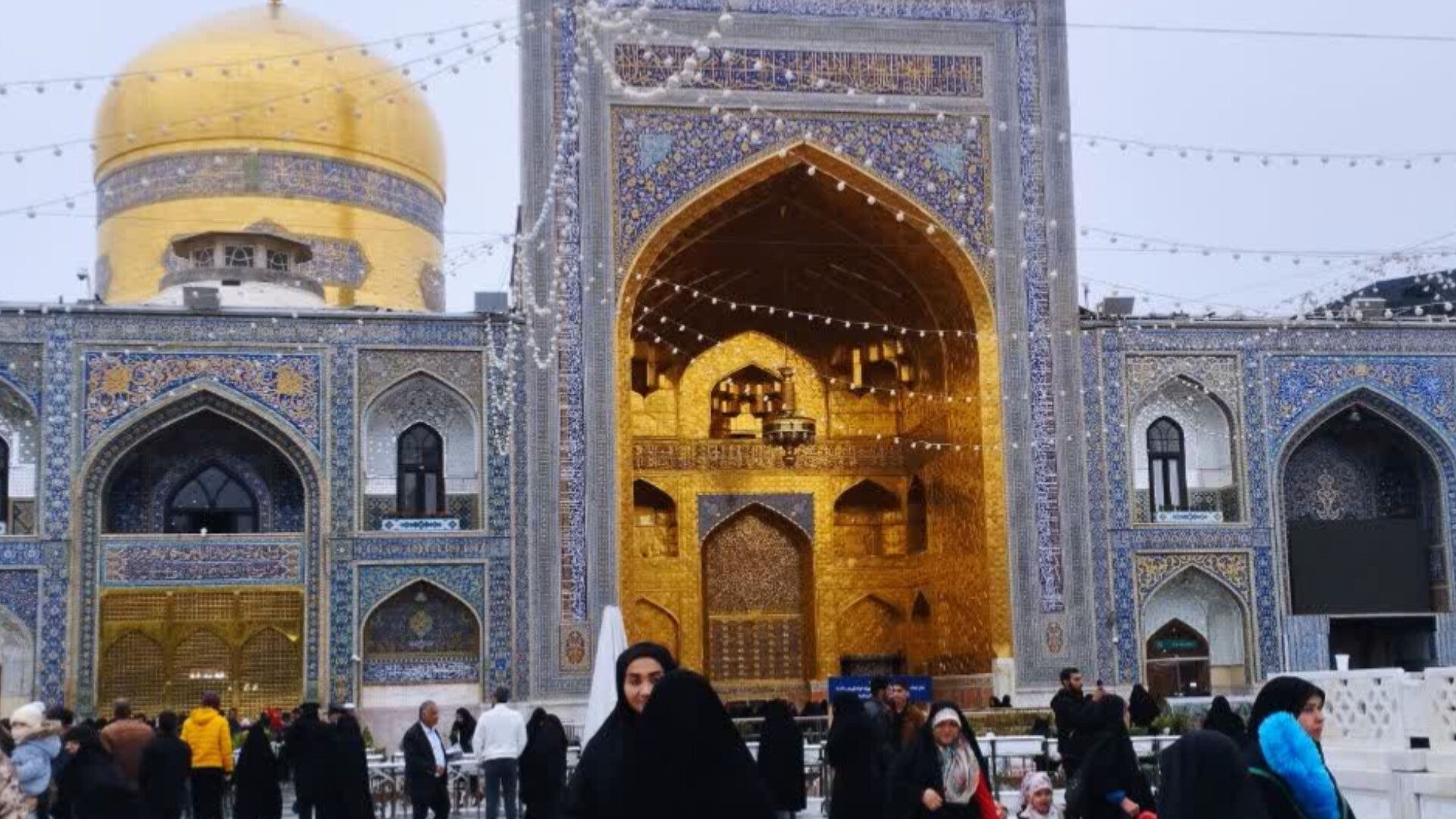 چهارشنبه که می‌شود، حرم امام رضا(ع) شلوغ‌تر از همیشه است